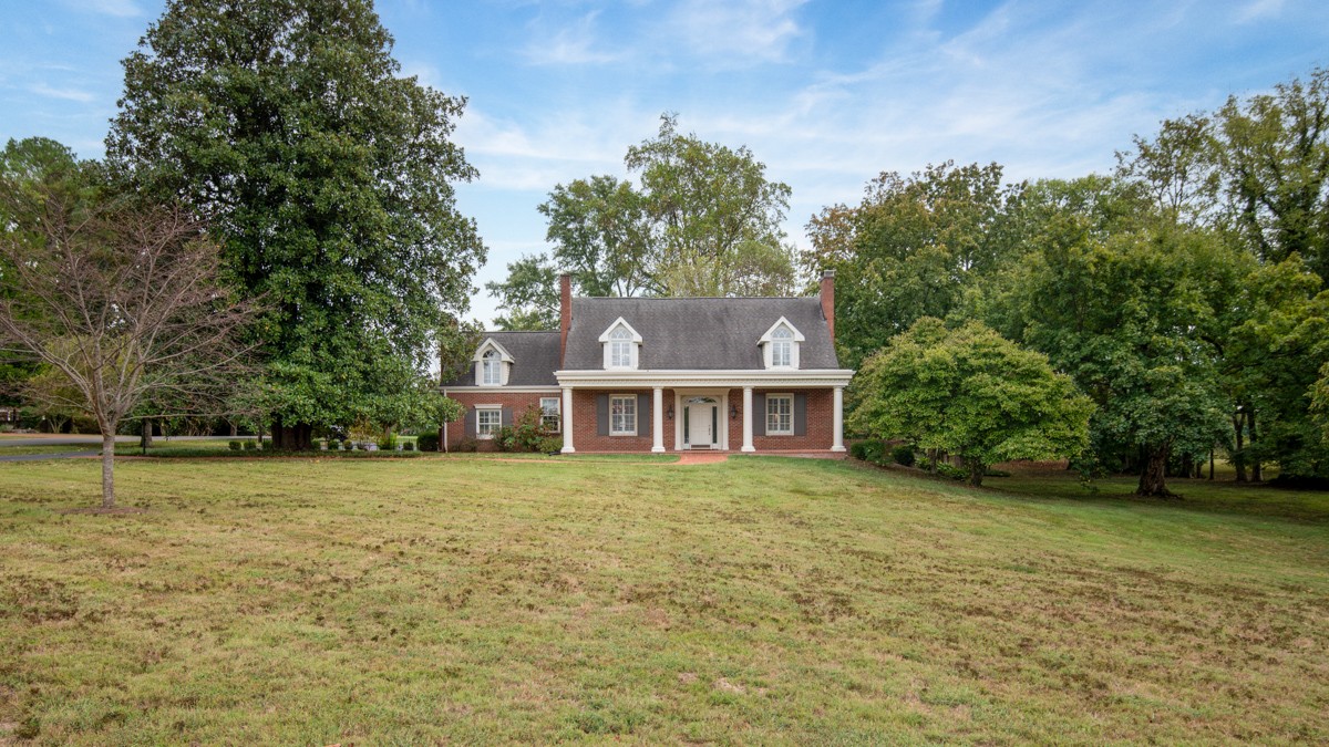 1201 Nashville Pike Gallatin TN 37066