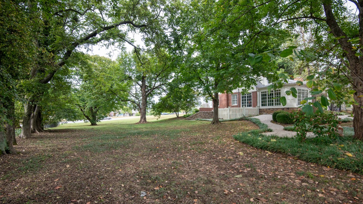 1201 Nashville Pike Gallatin TN 37066
