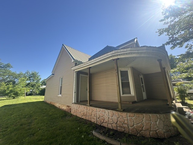 208 S Russell Street Portland TN 37148