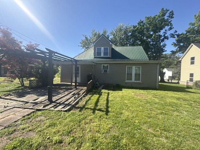 208 S Russell Street Portland TN 37148