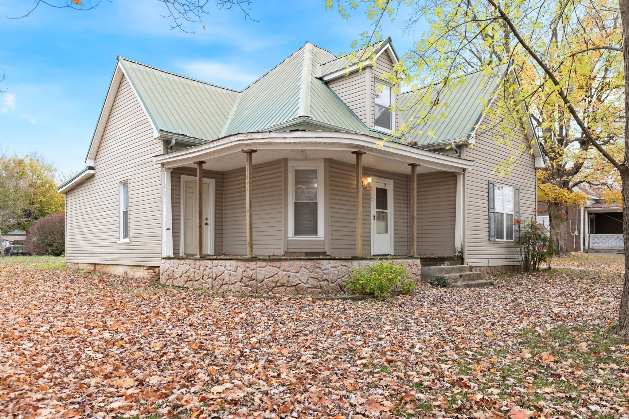208 S Russell Street Portland TN 37148