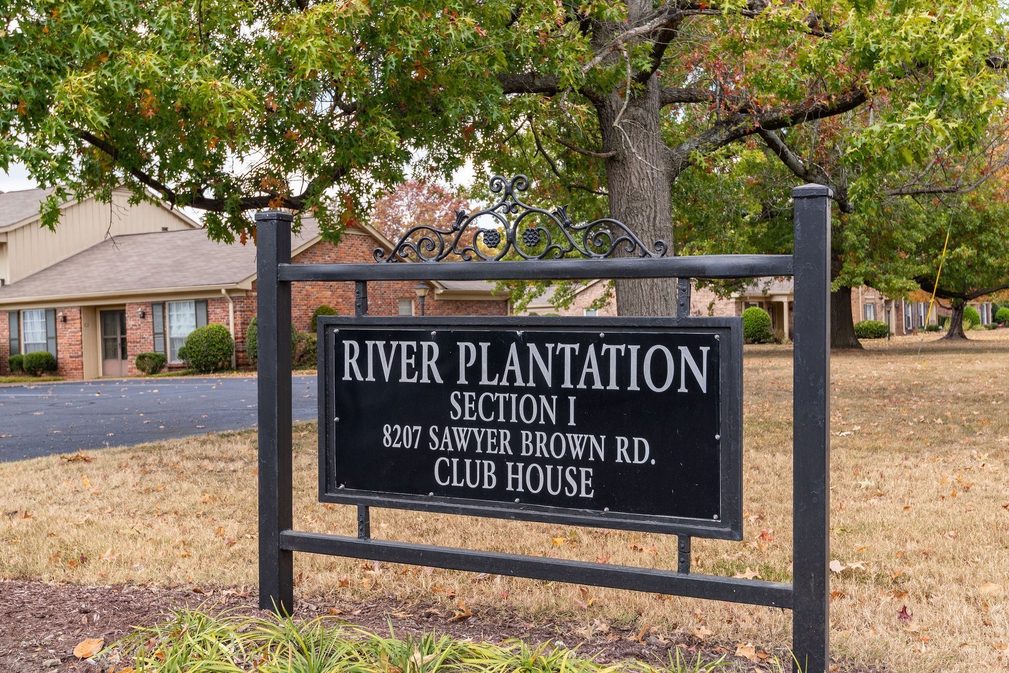 8207 Sawyer Brown Road Nashville TN 37221