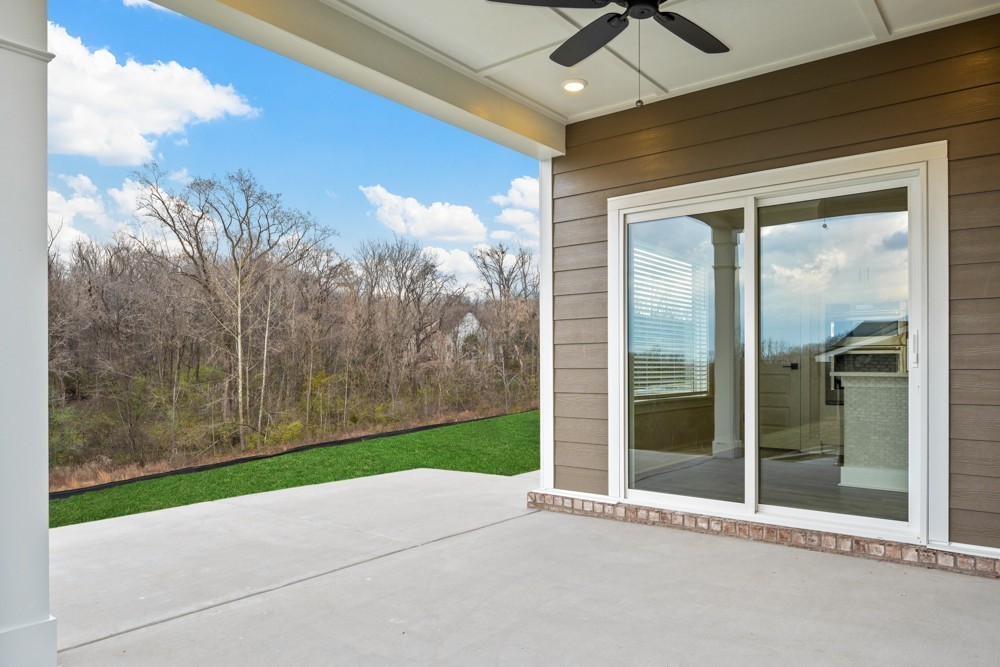 812 Hillock Trace Lebanon TN 37087