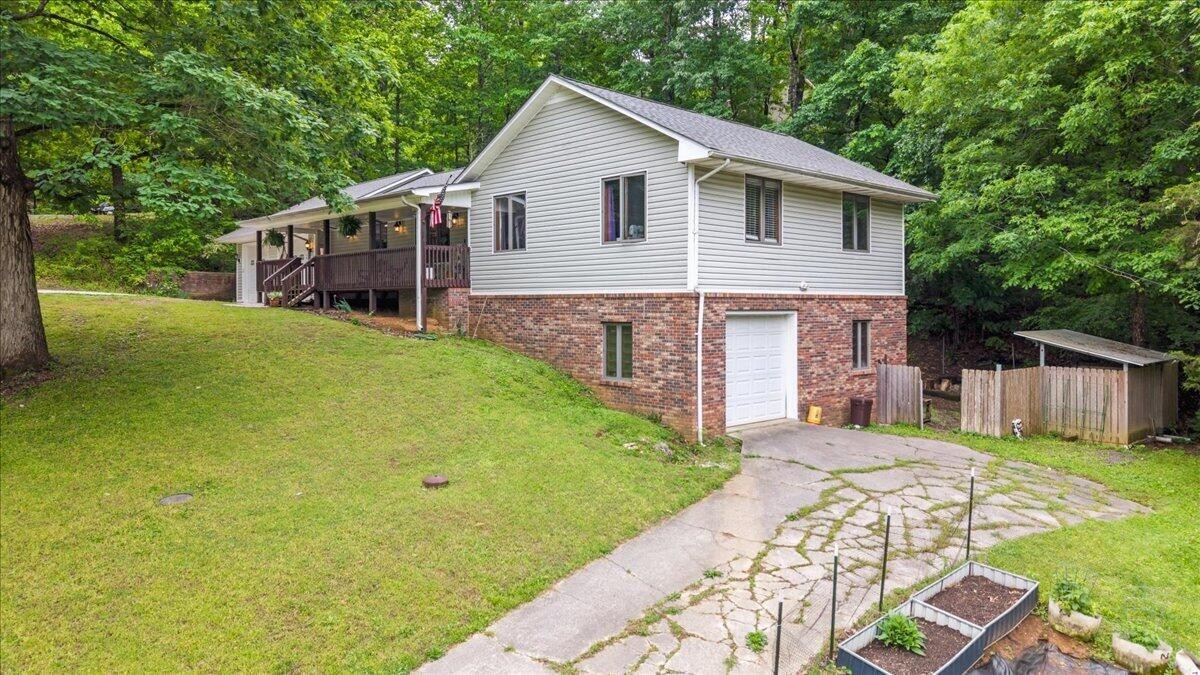 400 Mapleton Drive, NW Cleveland TN 37312