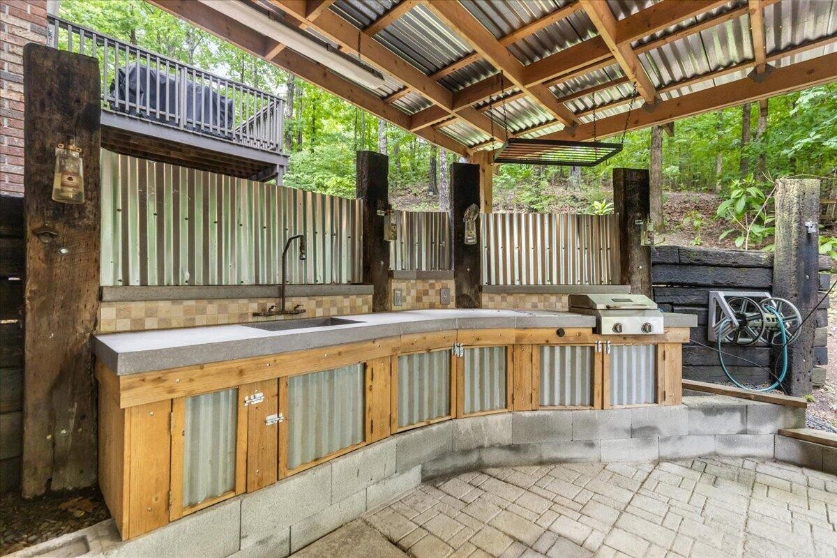 400 Mapleton Drive, NW Cleveland TN 37312