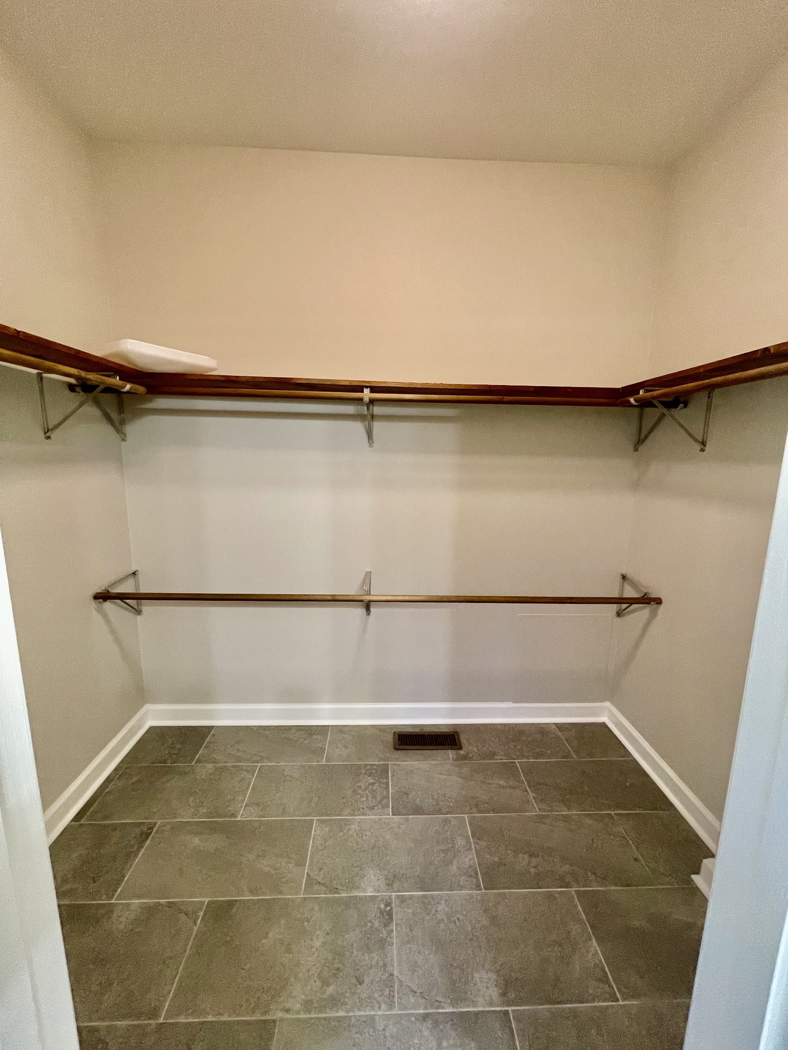40 Harding Road Leoma TN 38468