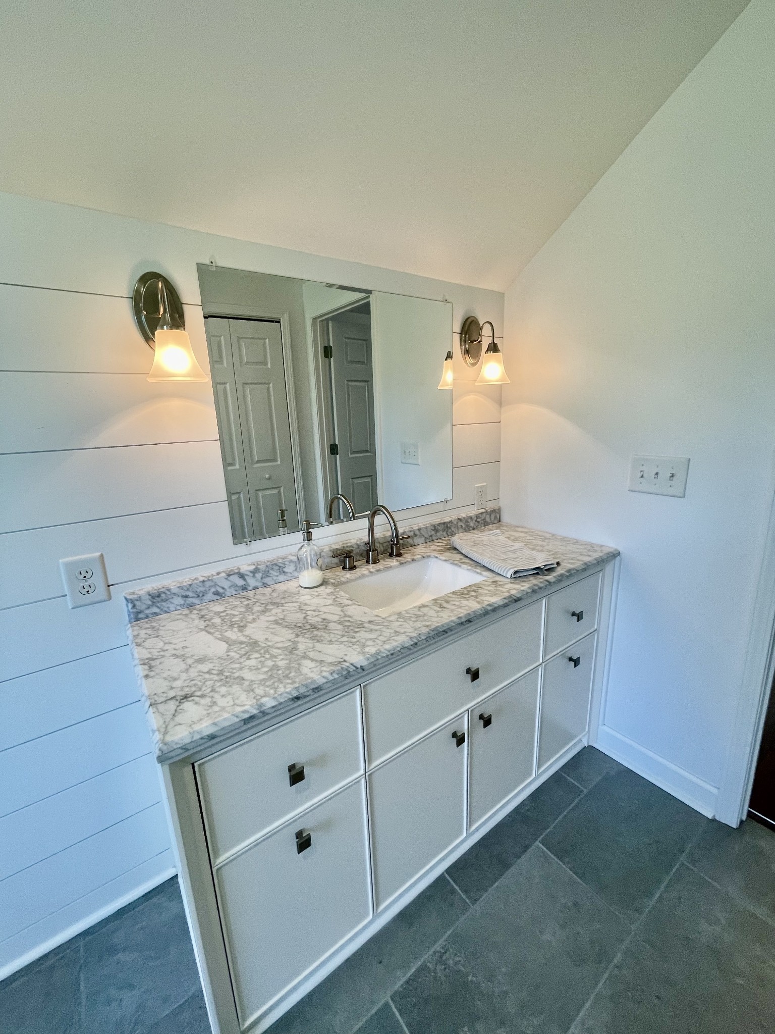 40 Harding Road Leoma TN 38468