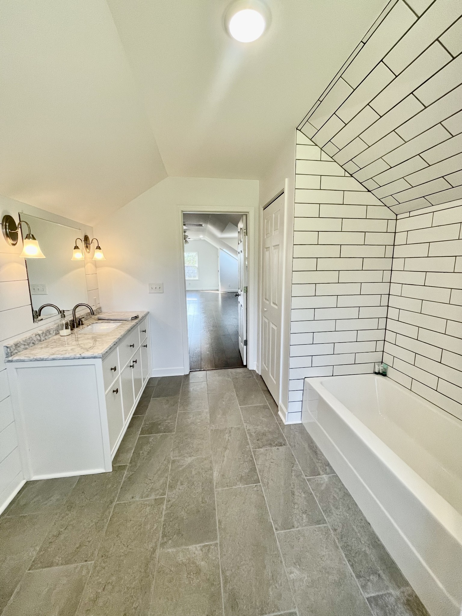 40 Harding Road Leoma TN 38468