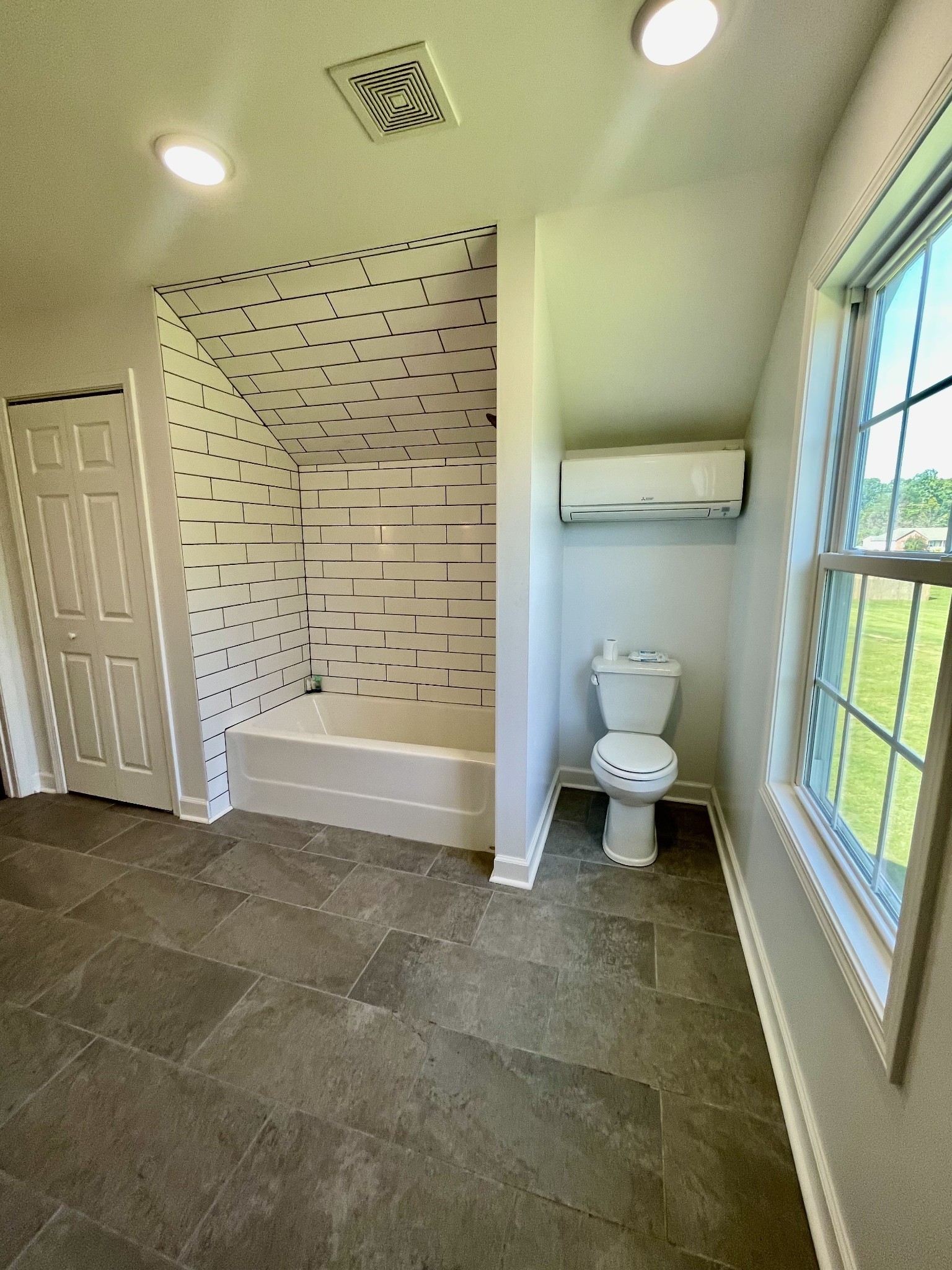40 Harding Road Leoma TN 38468