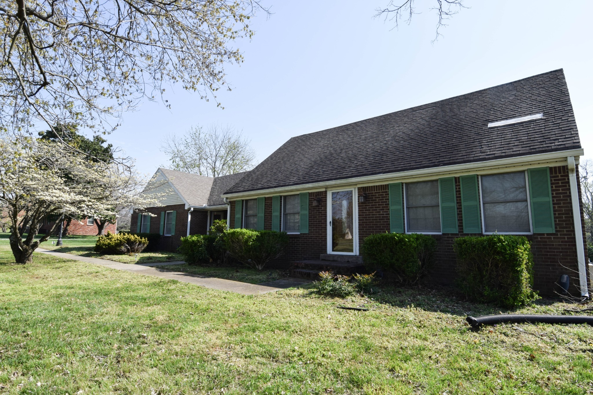 1059 Robertson Road Gallatin TN 37066