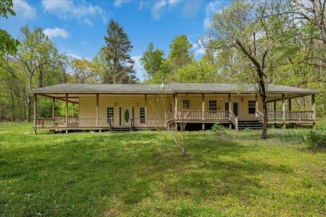 360 Dixon Cove Road Sequatchie TN 37374