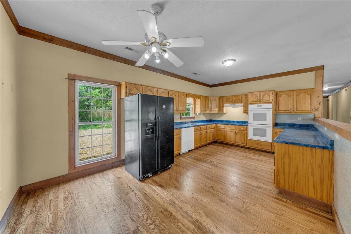 360 Dixon Cove Road Sequatchie TN 37374