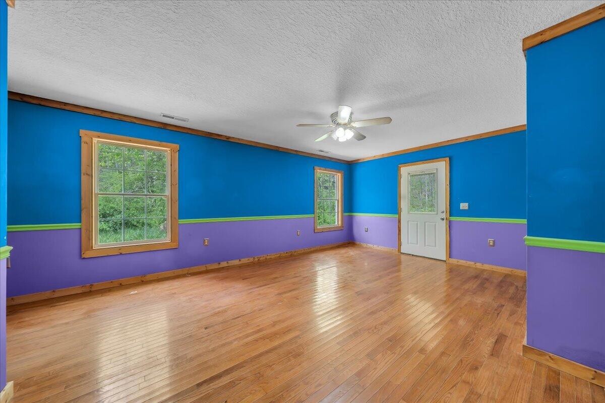 360 Dixon Cove Road Sequatchie TN 37374