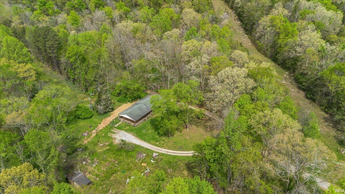360 Dixon Cove Road Sequatchie TN 37374