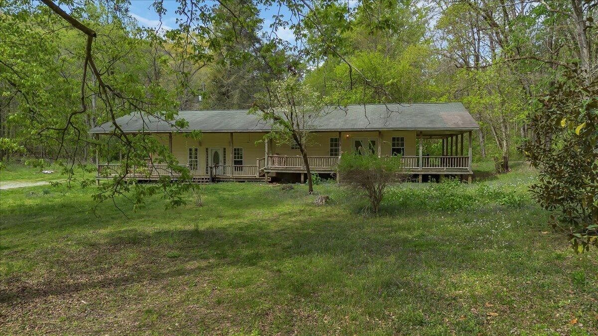 360 Dixon Cove Road Sequatchie TN 37374