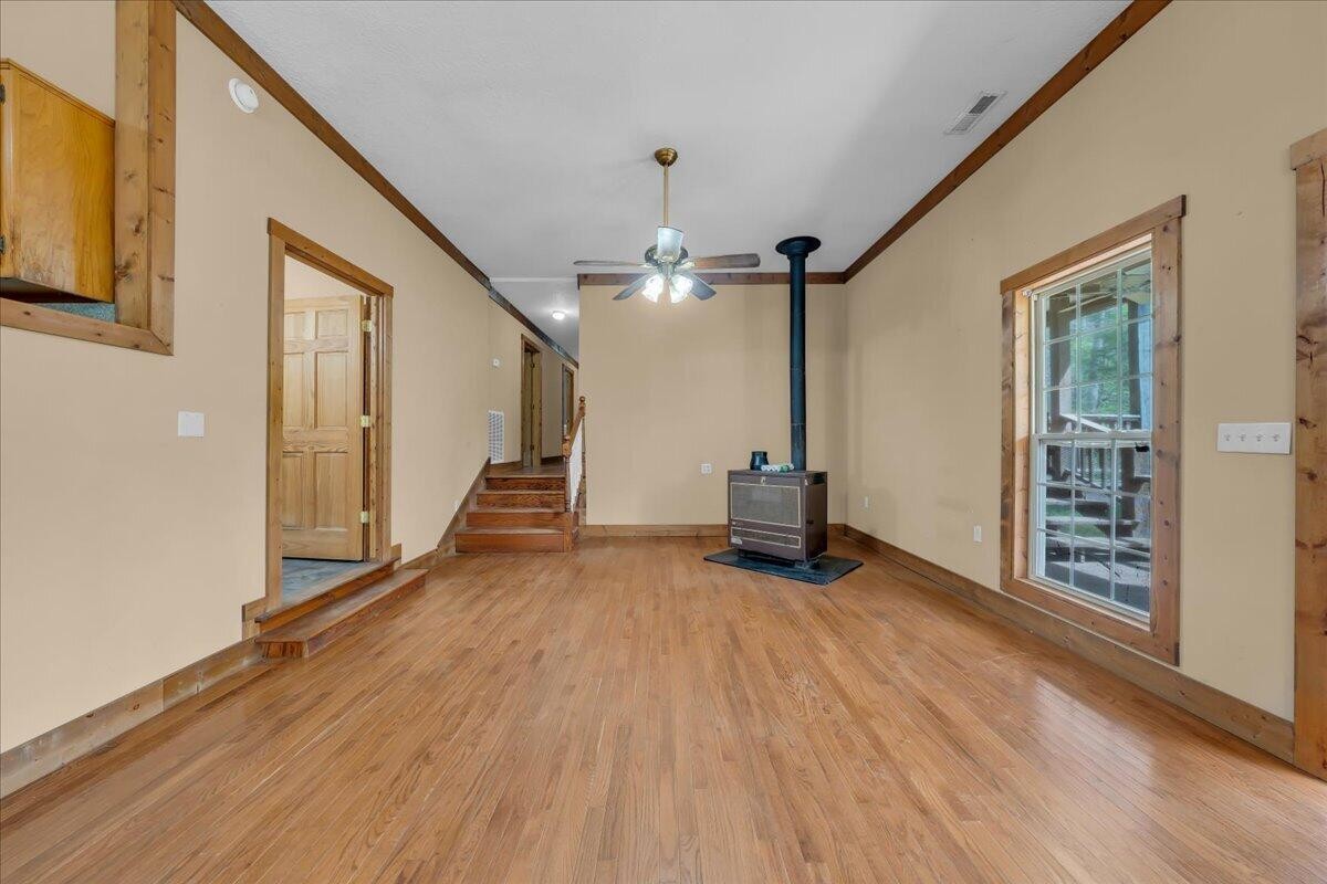 360 Dixon Cove Road Sequatchie TN 37374