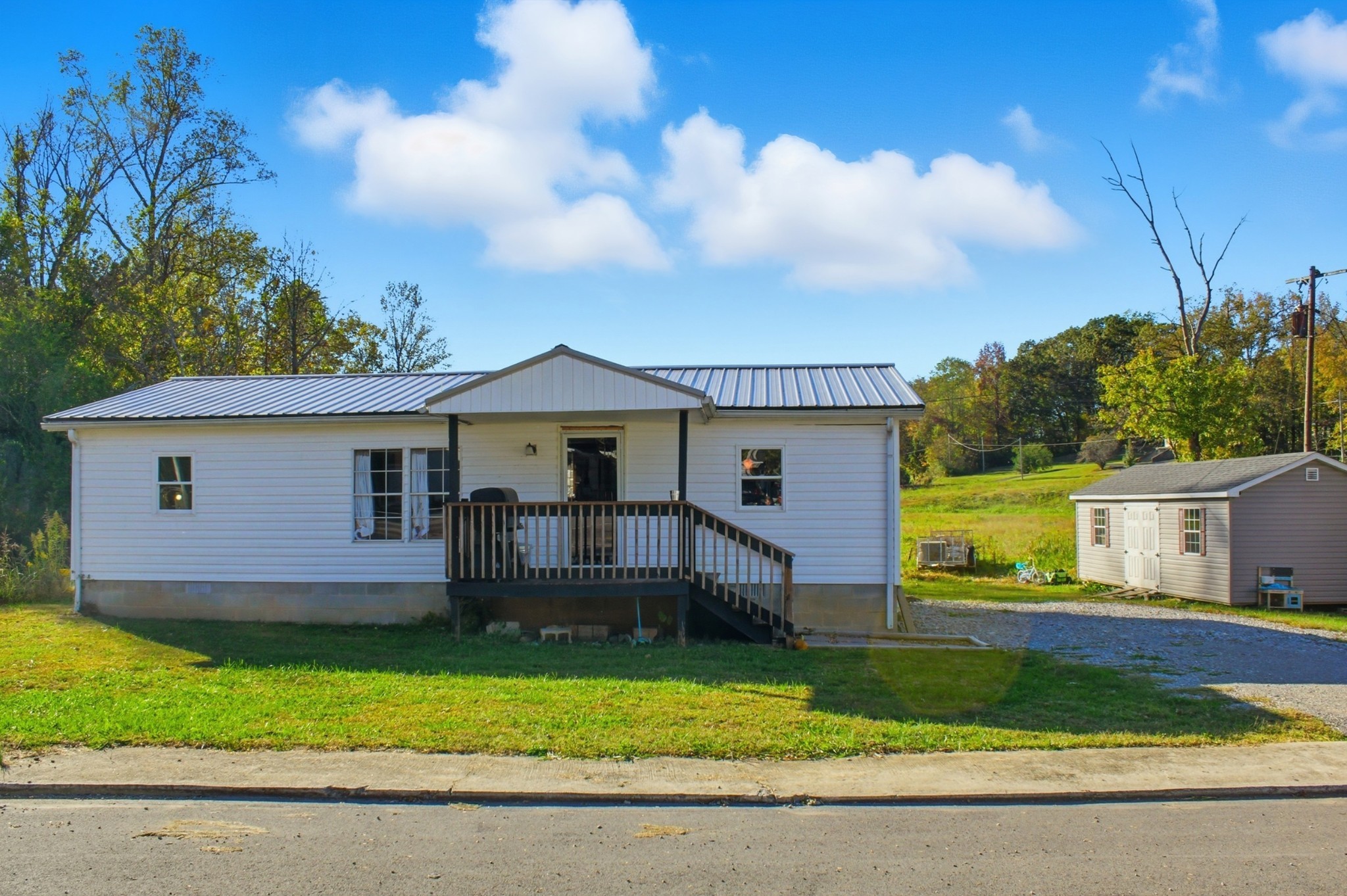 214 S Main Street Byrdstown TN 38549
