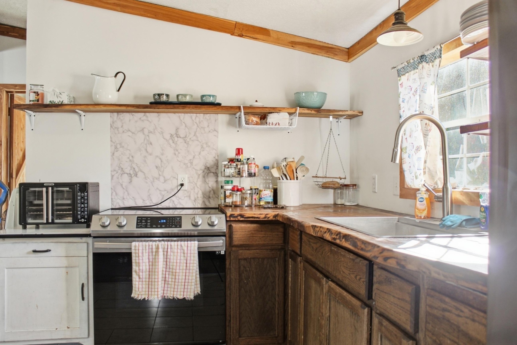 214 S Main Street Byrdstown TN 38549