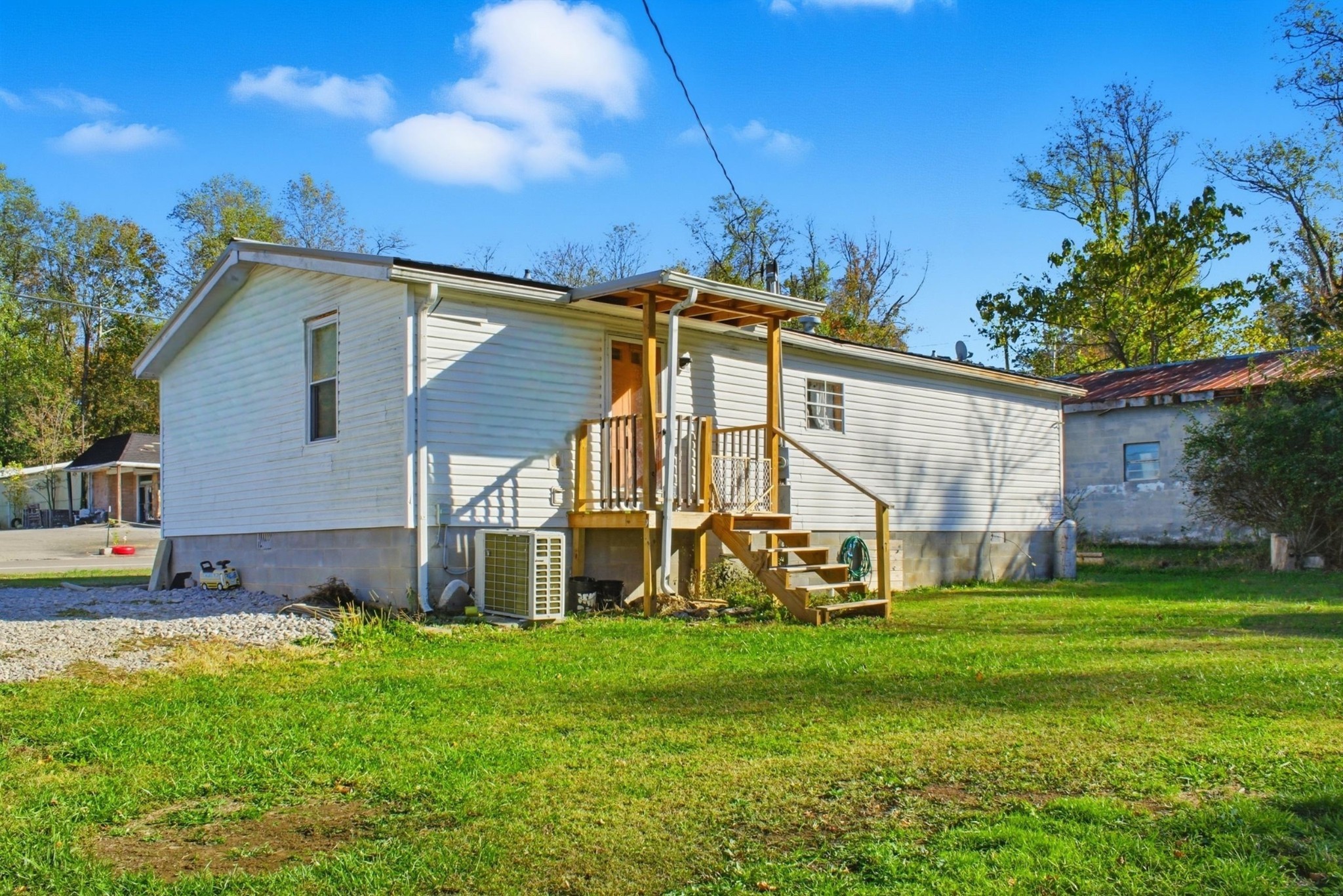214 S Main Street Byrdstown TN 38549
