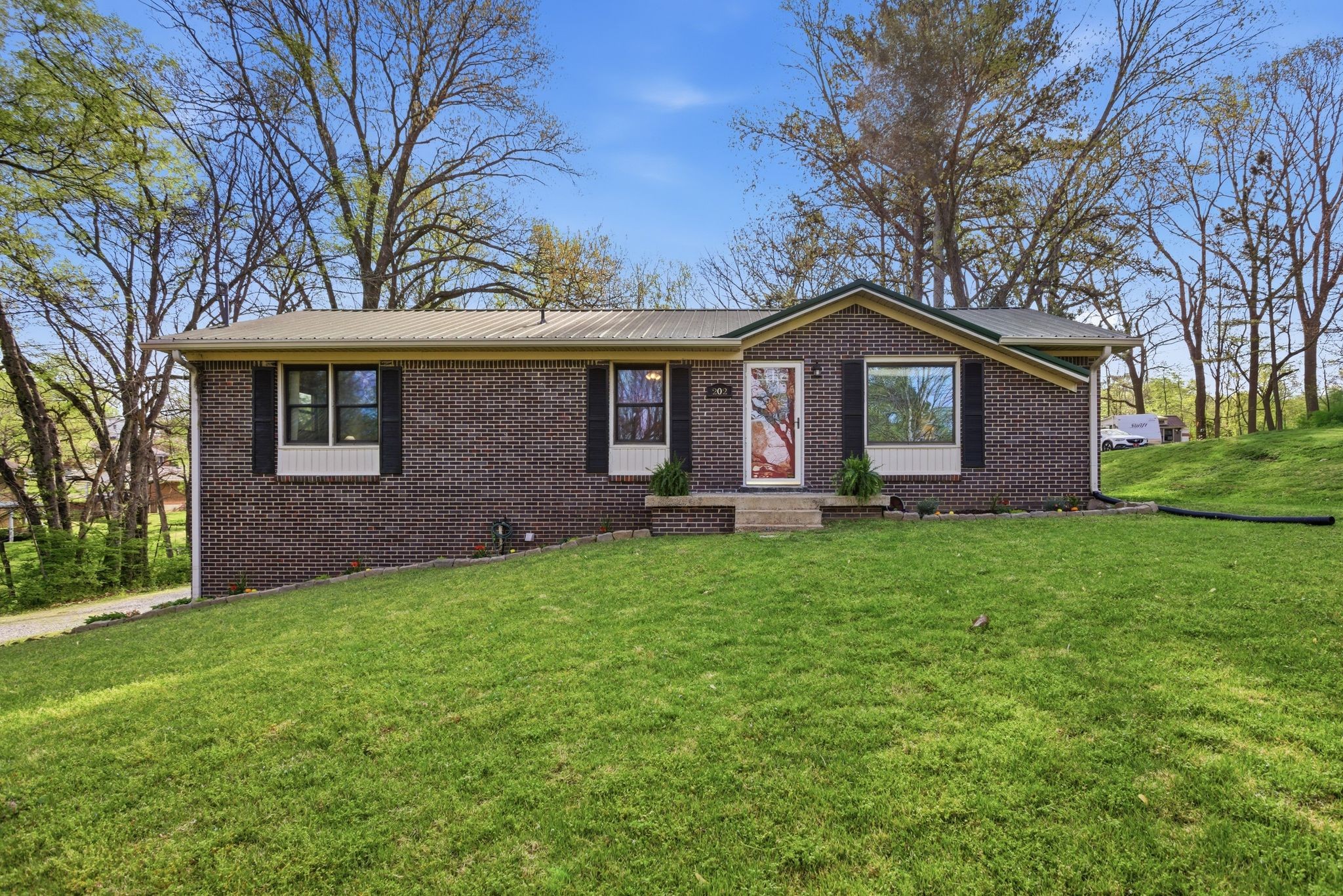 202 Cathey Lane Columbia TN 38401
