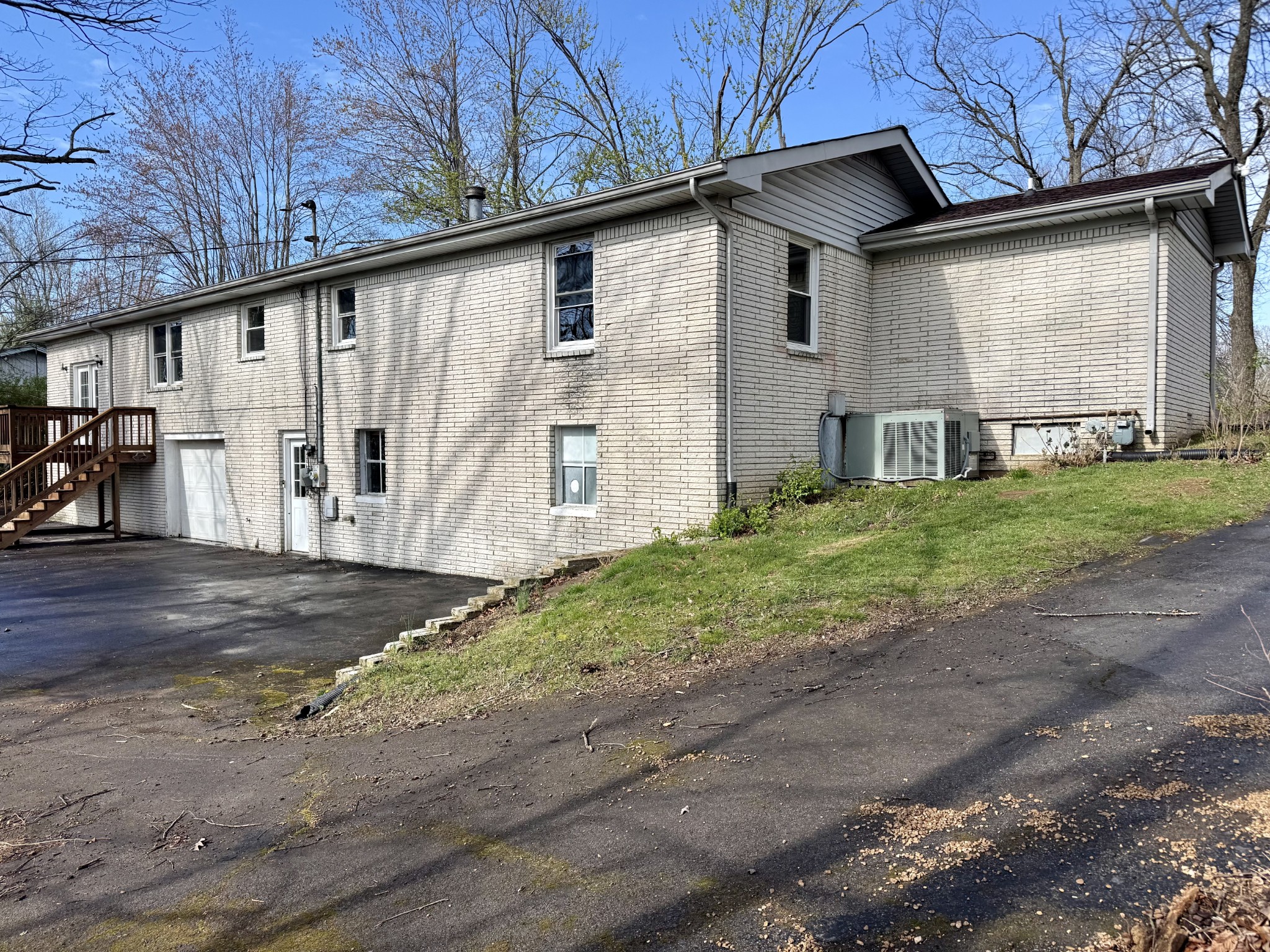 1211 Porter Road Lafayette TN 37083