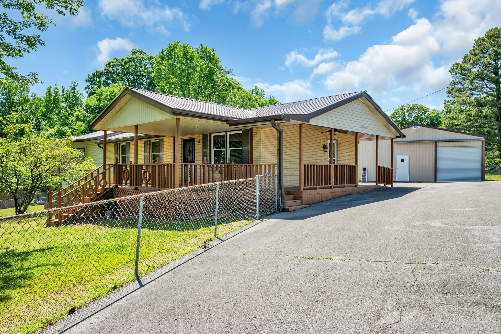 125 Lynn Lane Charlotte TN 37036
