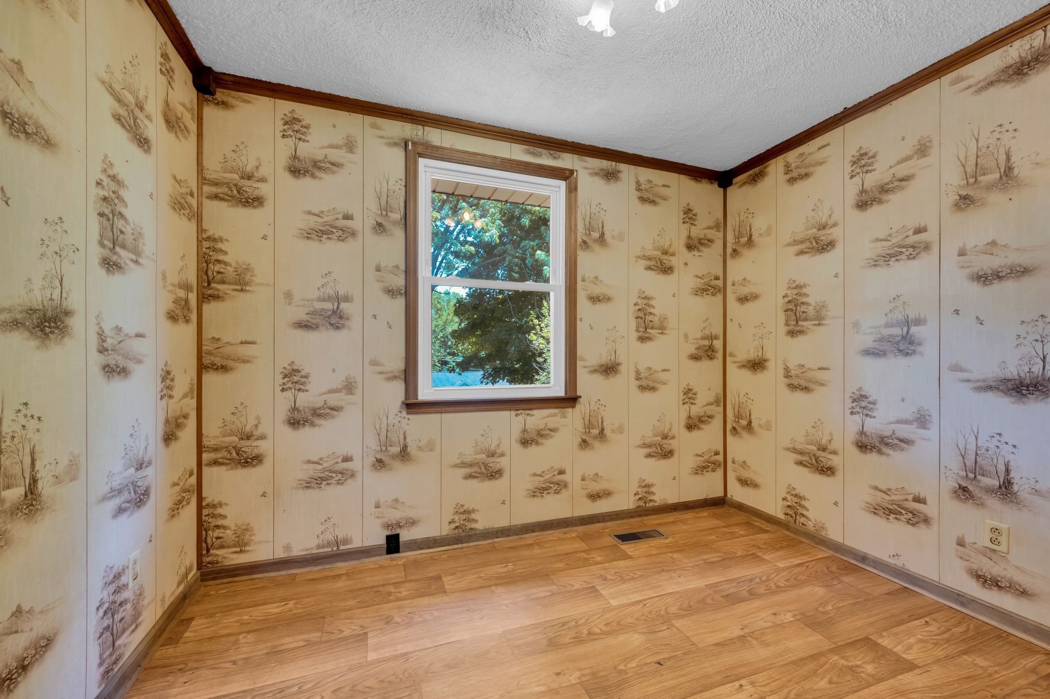 125 Lynn Lane Charlotte TN 37036