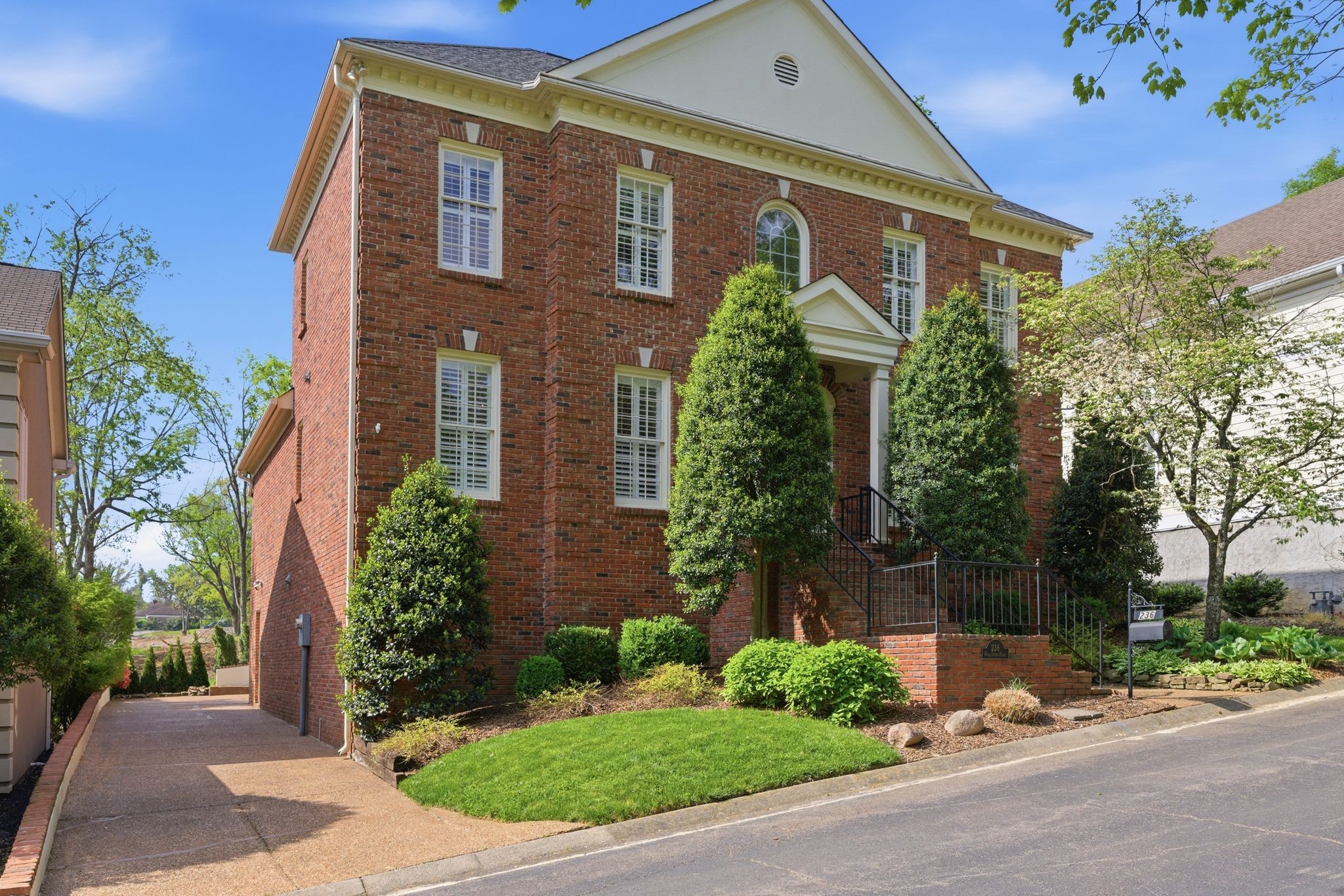 236 Burlington Place Nashville TN 37215