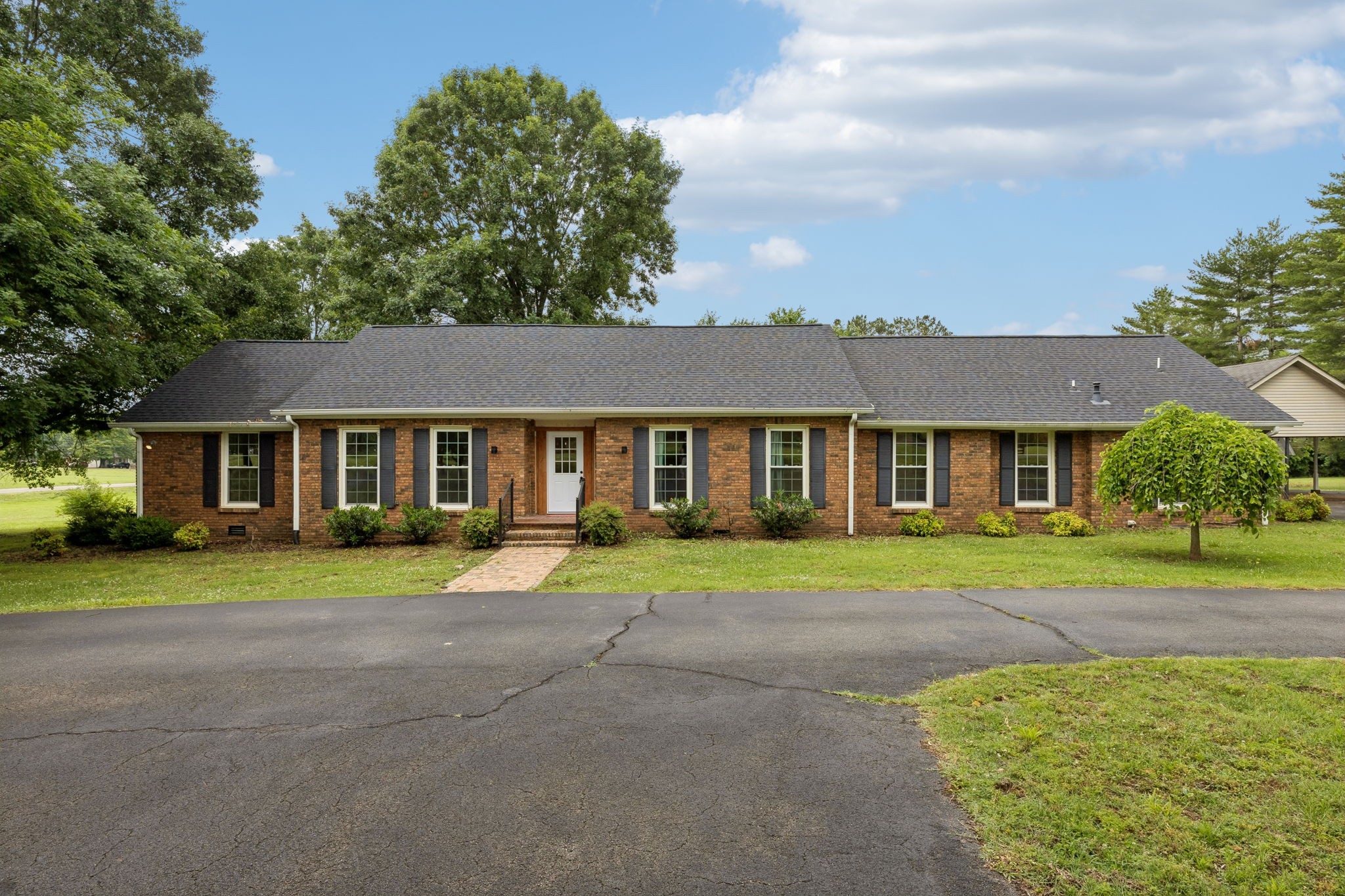 1701 Logan Drive Columbia TN 38401