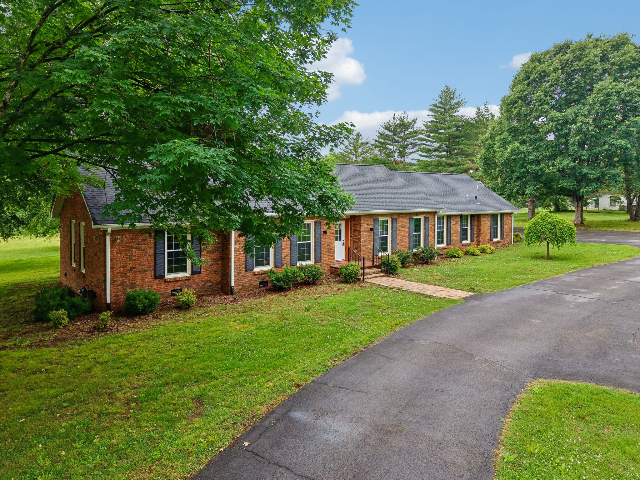 1701 Logan Drive Columbia TN 38401