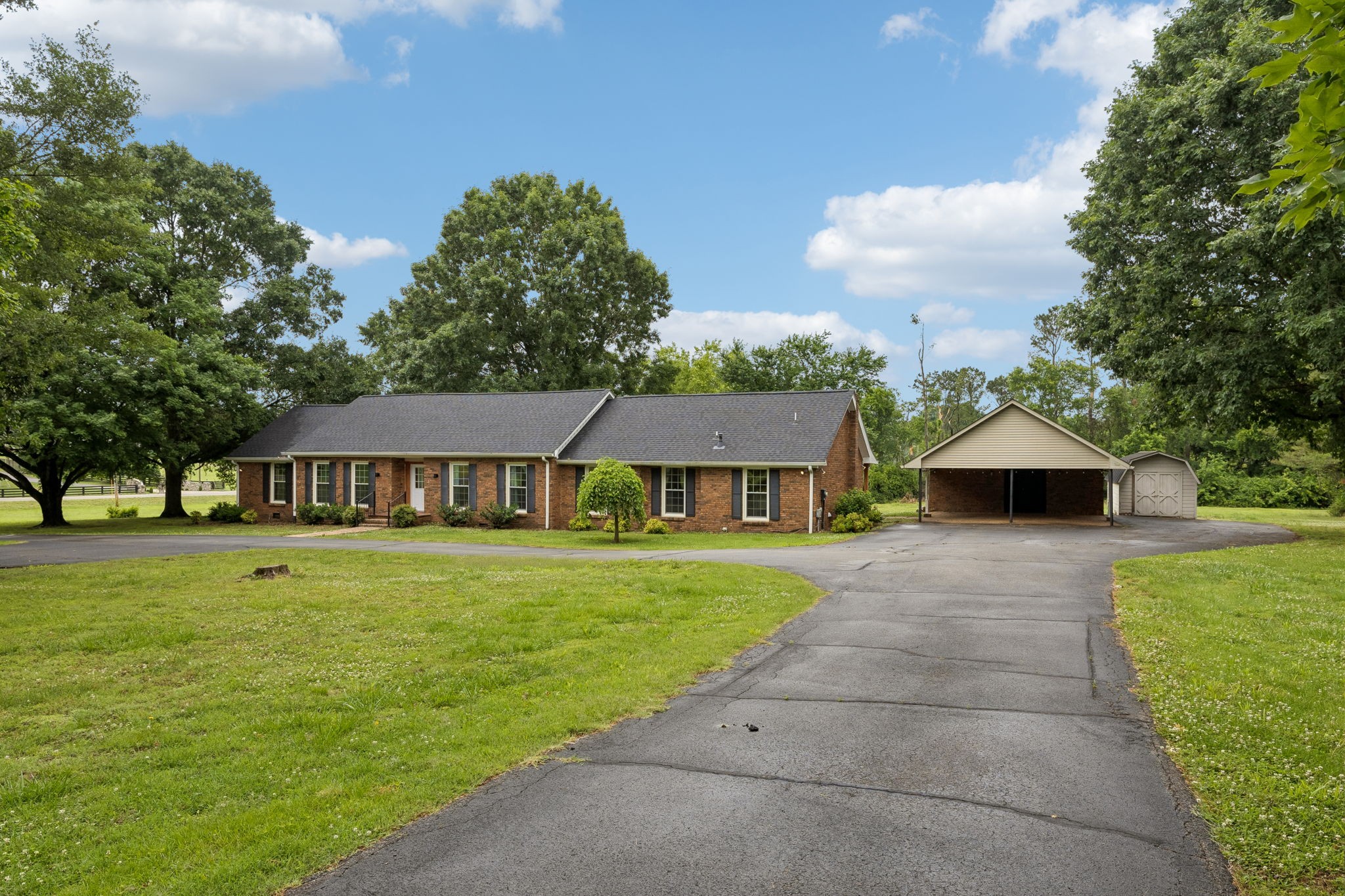 1701 Logan Drive Columbia TN 38401