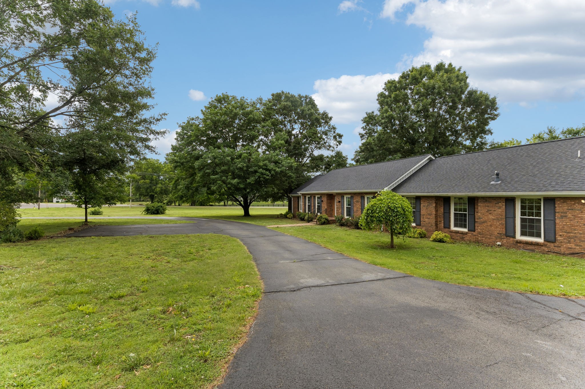 1701 Logan Drive Columbia TN 38401