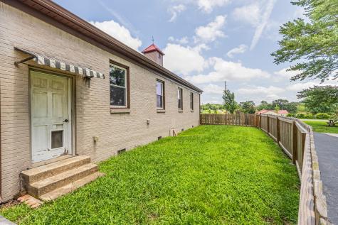 1809 Herschal Lyles Road Westmoreland TN 37186