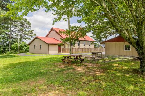 1809 Herschal Lyles Road Westmoreland TN 37186