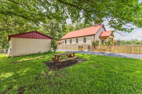 1809 Herschal Lyles Road Westmoreland TN 37186