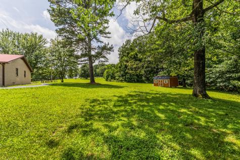 1809 Herschal Lyles Road Westmoreland TN 37186