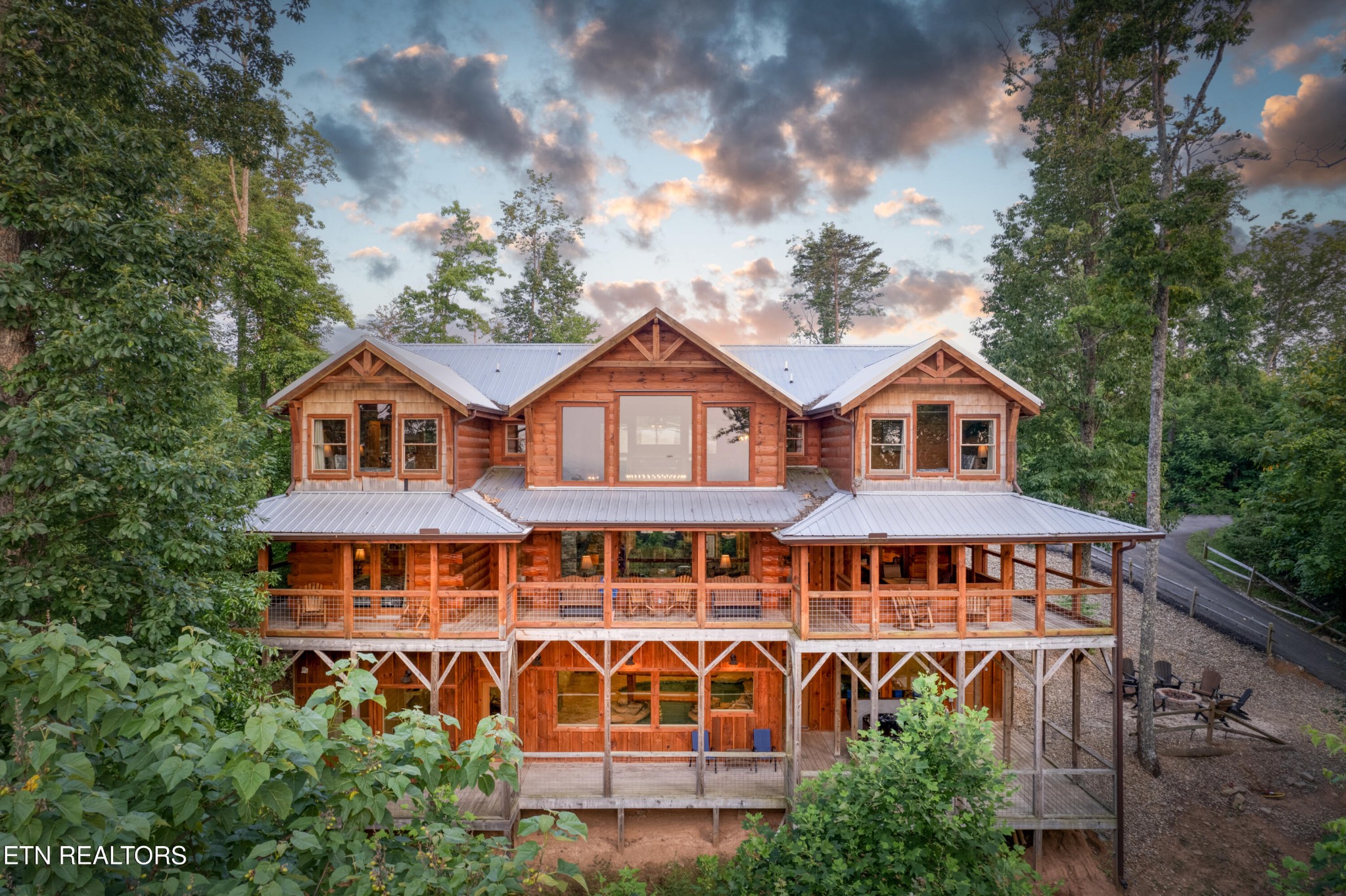 809 Pinecrest Way Sevierville TN 37862