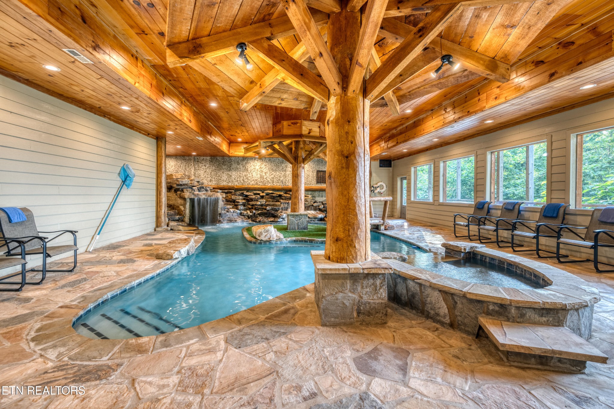 809 Pinecrest Way Sevierville TN 37862