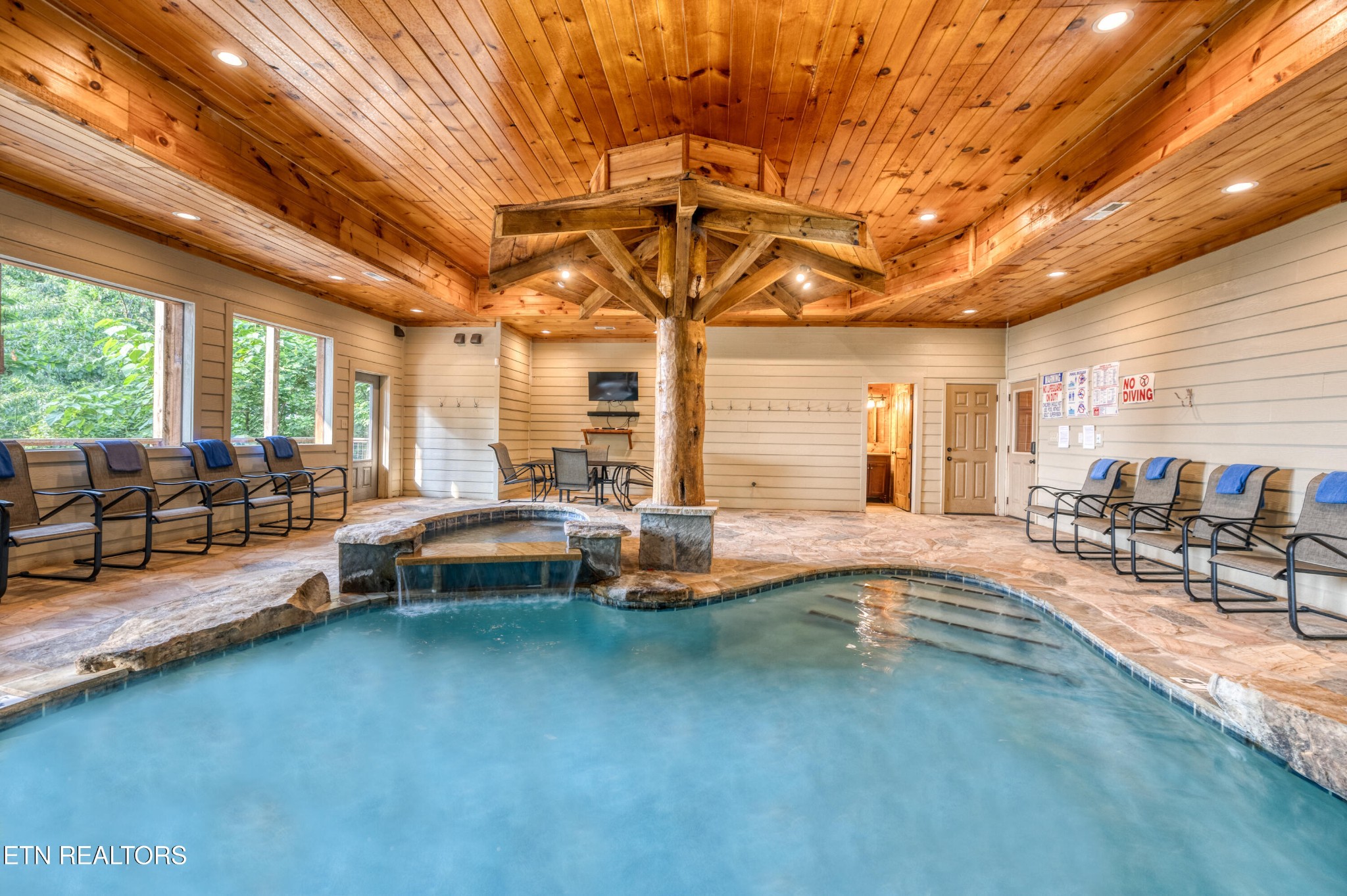 809 Pinecrest Way Sevierville TN 37862