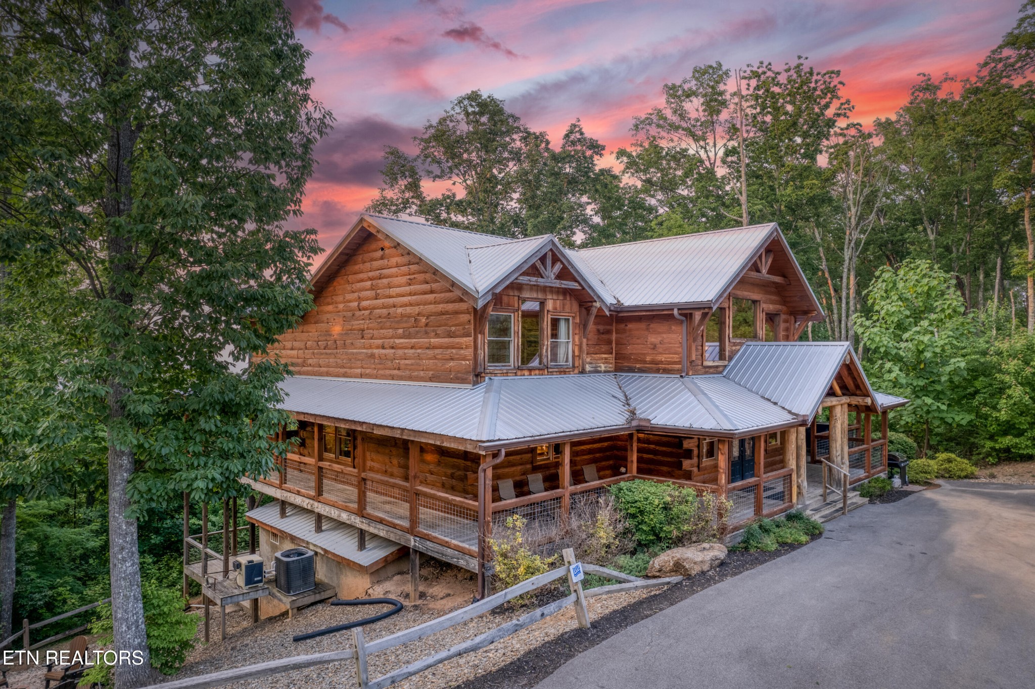 809 Pinecrest Way Sevierville TN 37862
