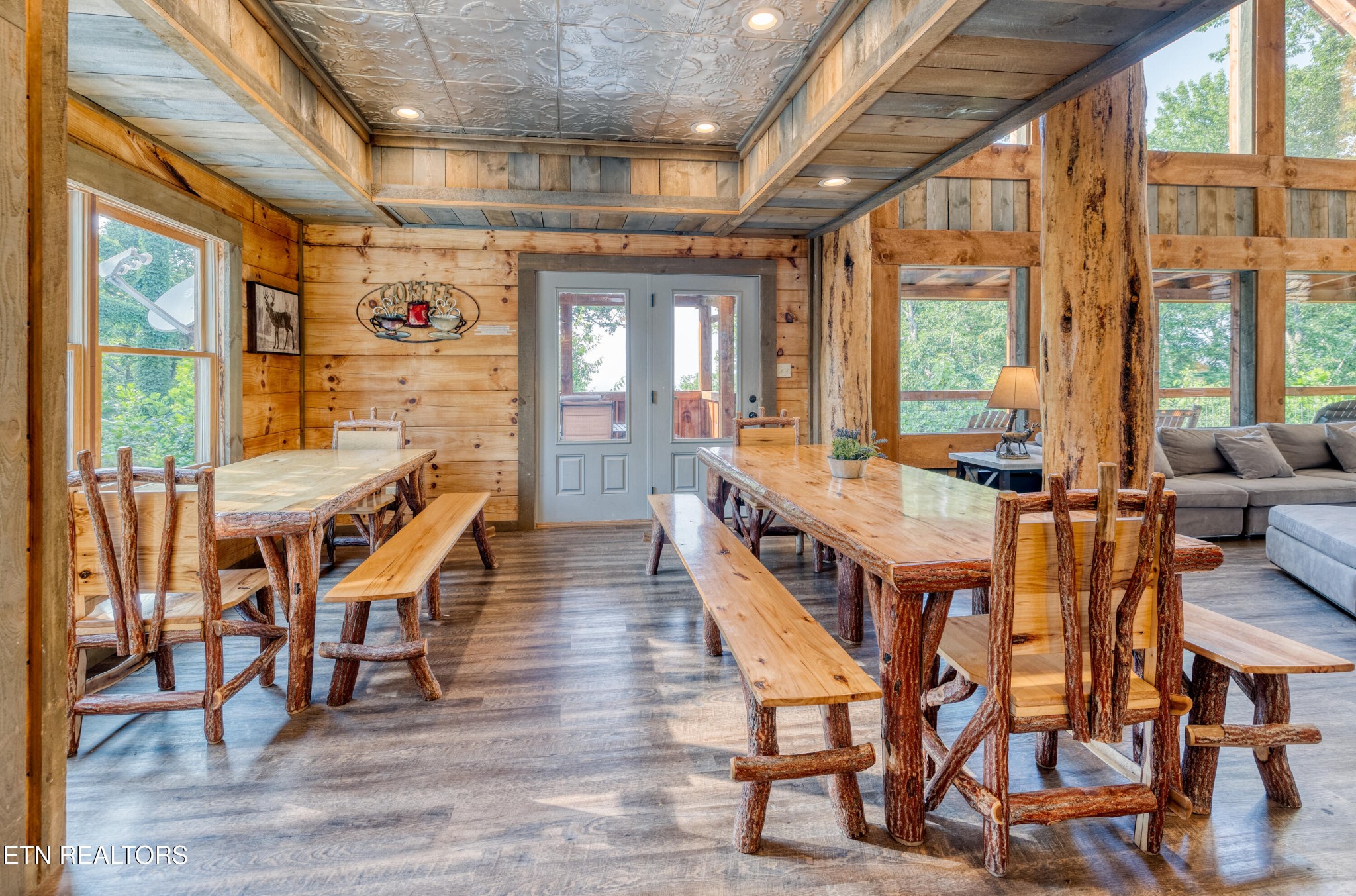 809 Pinecrest Way Sevierville TN 37862