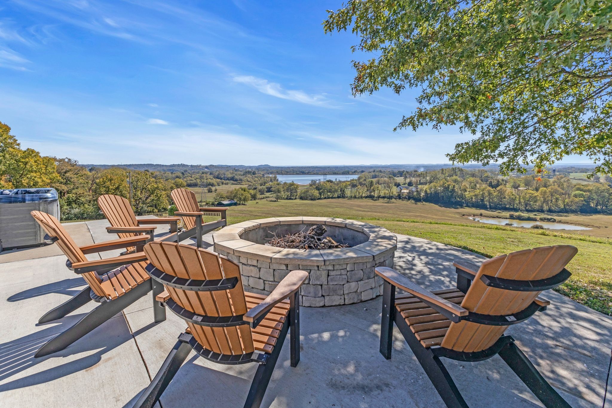 2202 Darks Mill Road Columbia TN 38401
