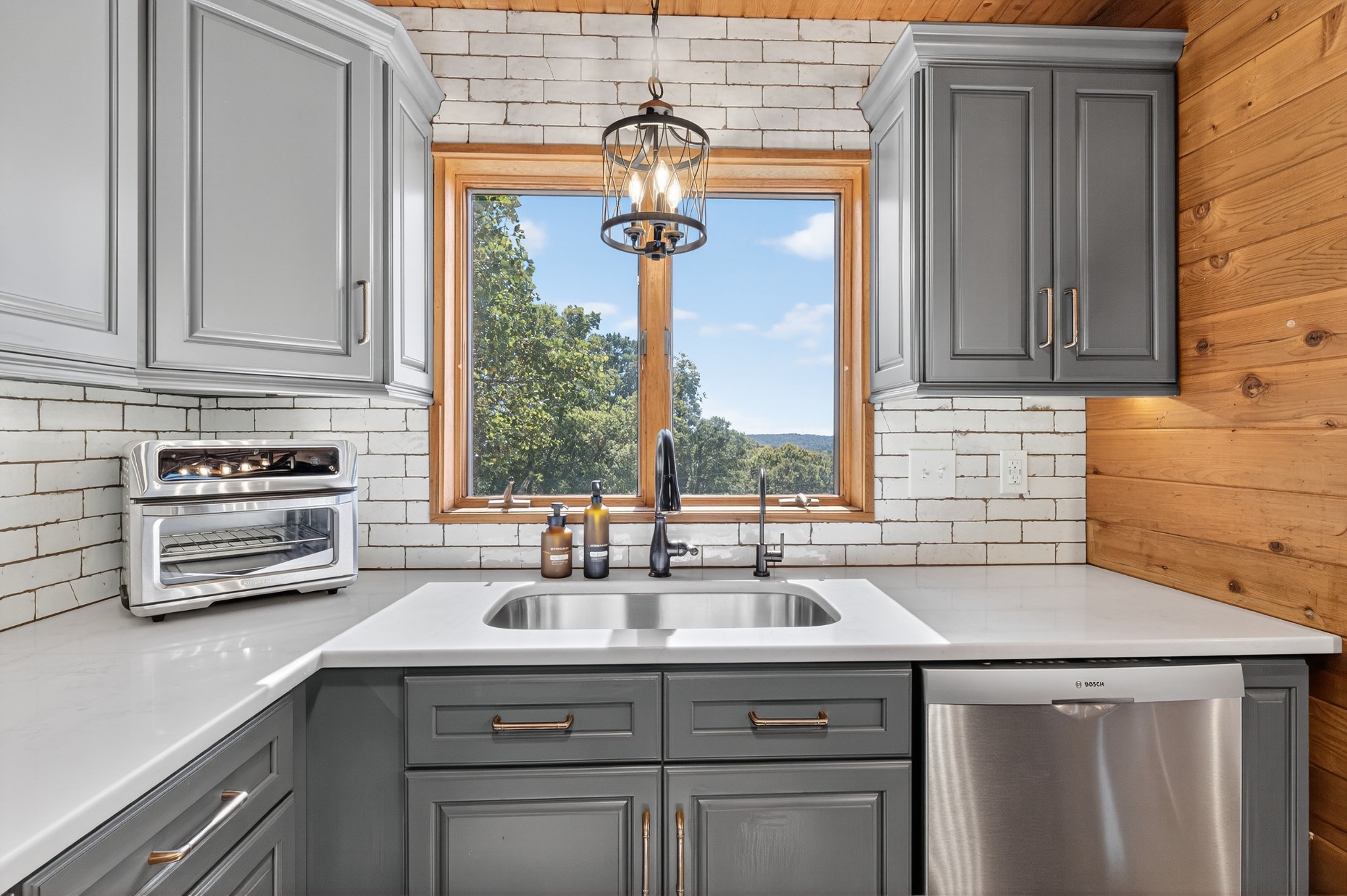 2202 Darks Mill Road Columbia TN 38401