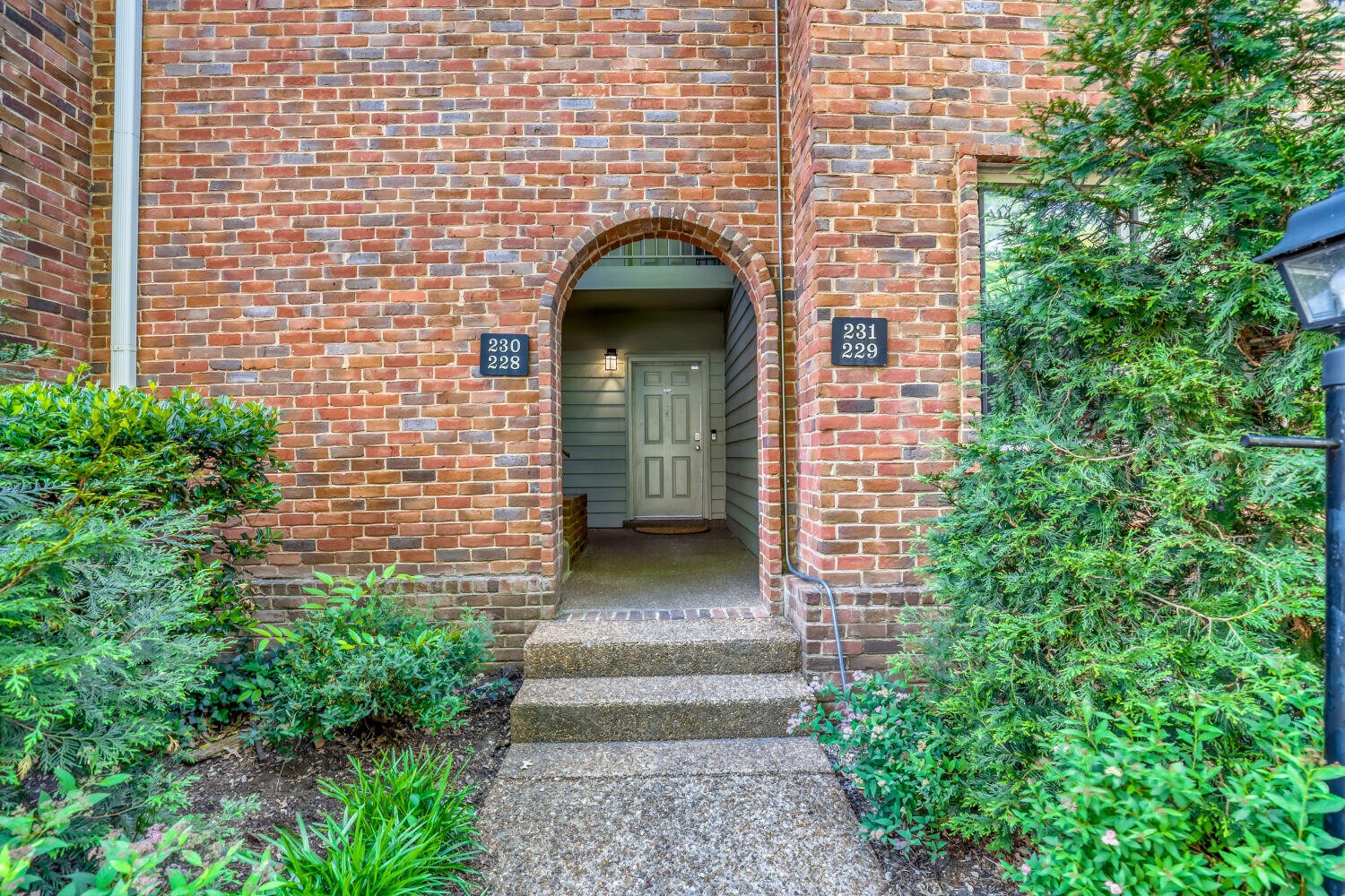 229 Westchase Drive Nashville TN 37205