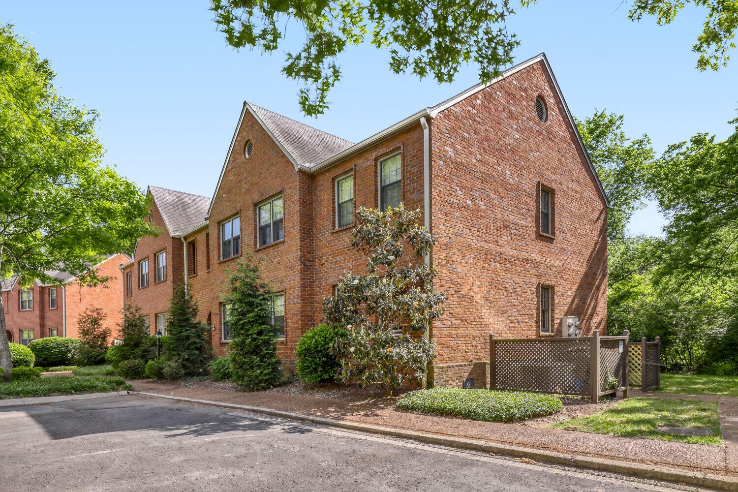 229 Westchase Drive Nashville TN 37205