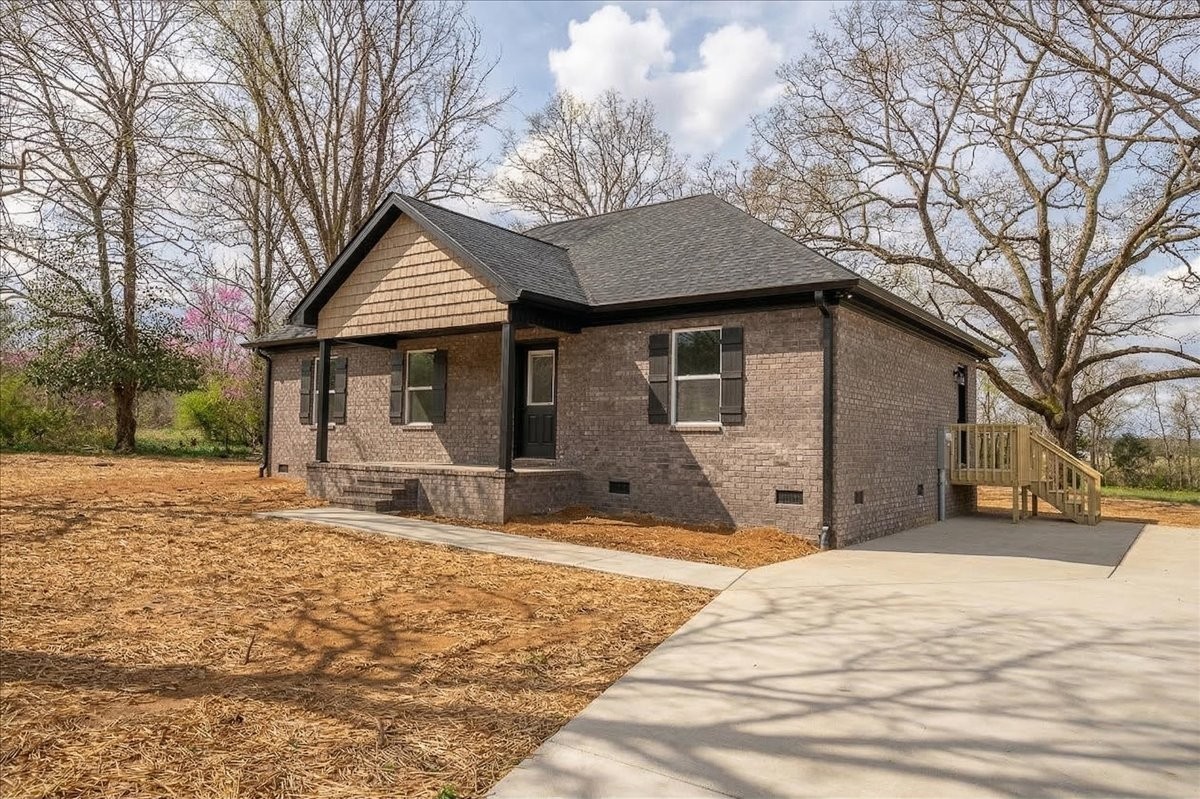 3987 Buffalo Road Summertown TN 38483