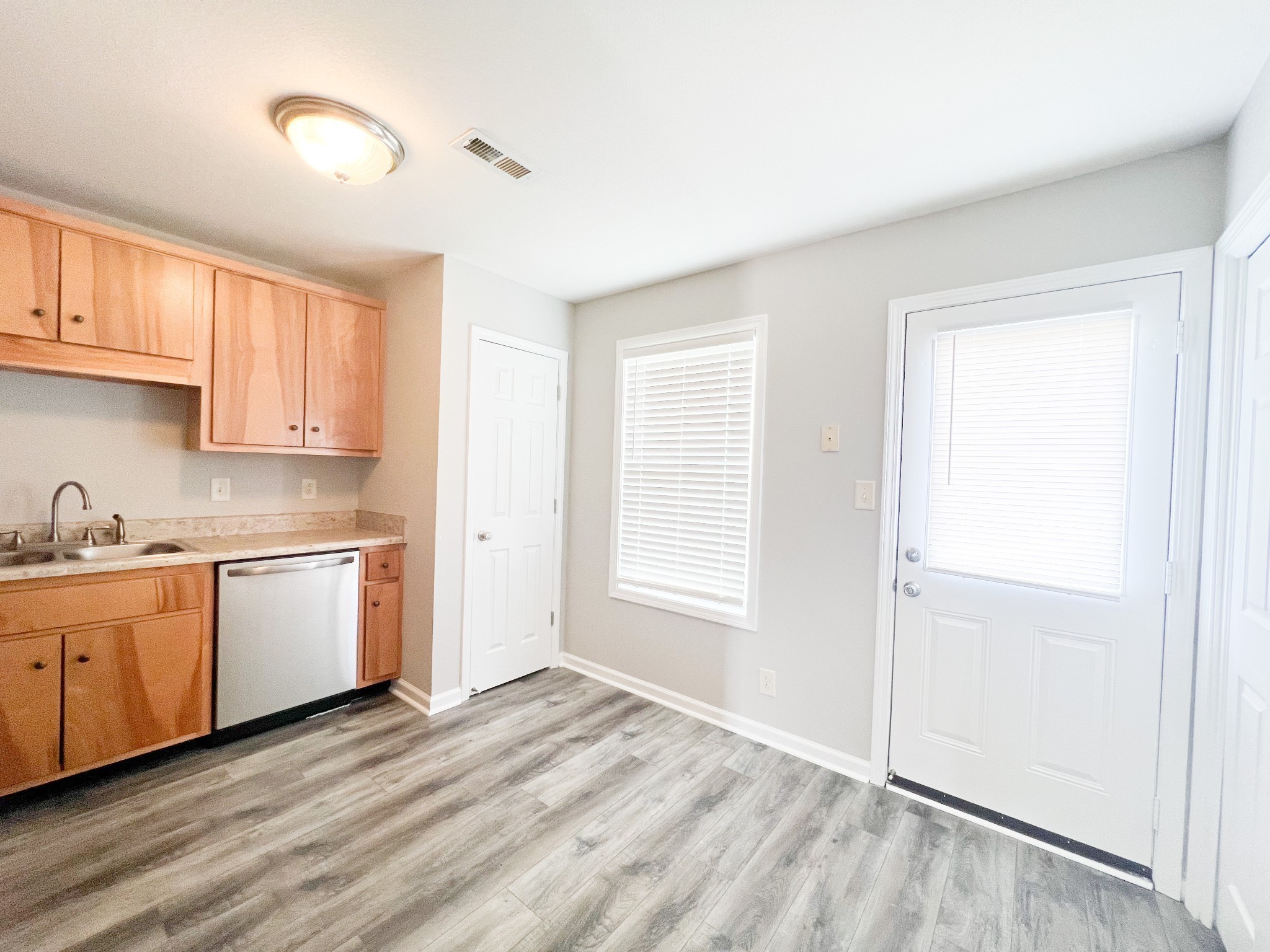 1042 W Creek Coyote Trail Clarksville TN 37042