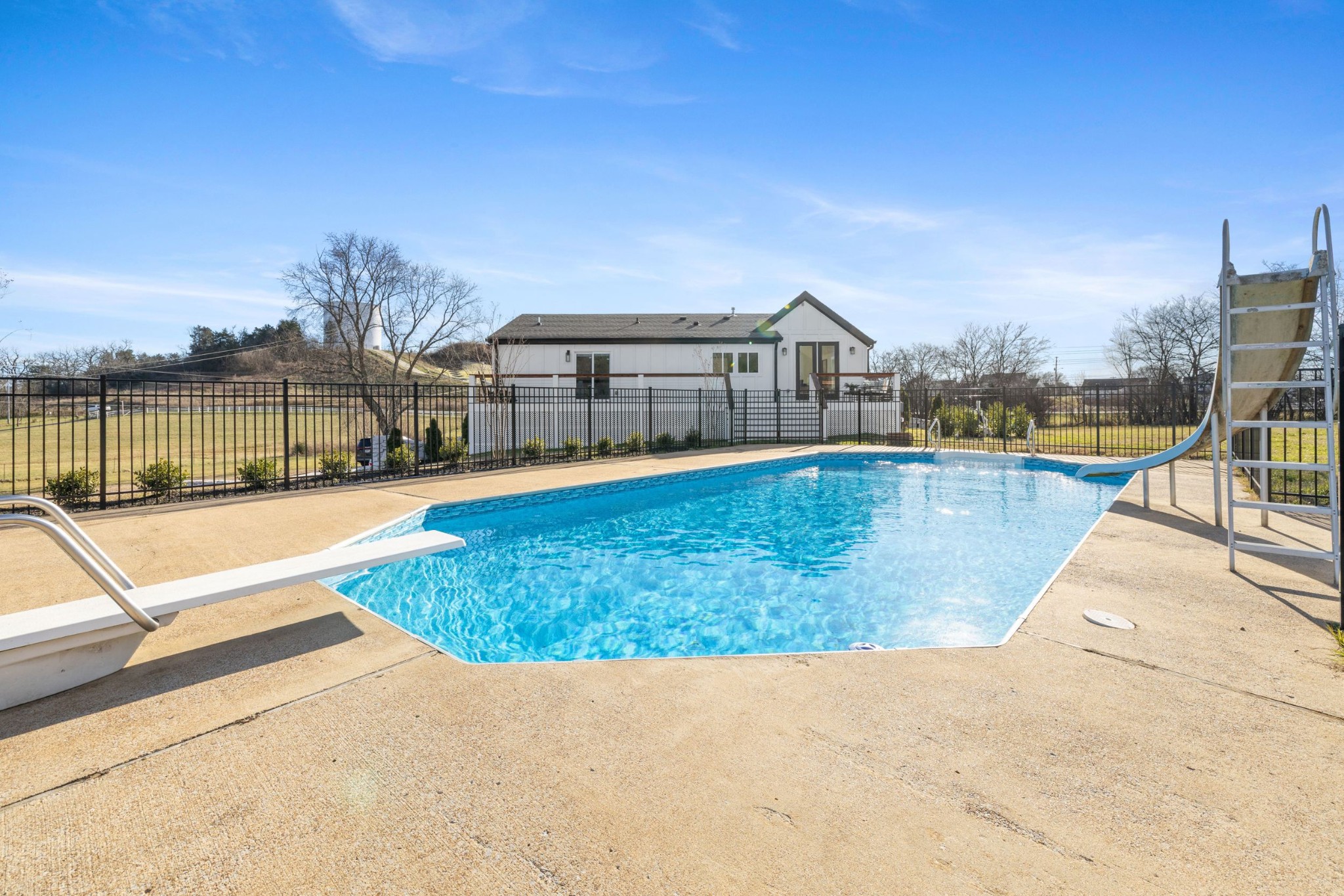 2752 Thompson Station Road, E Thompsons Station TN 37179