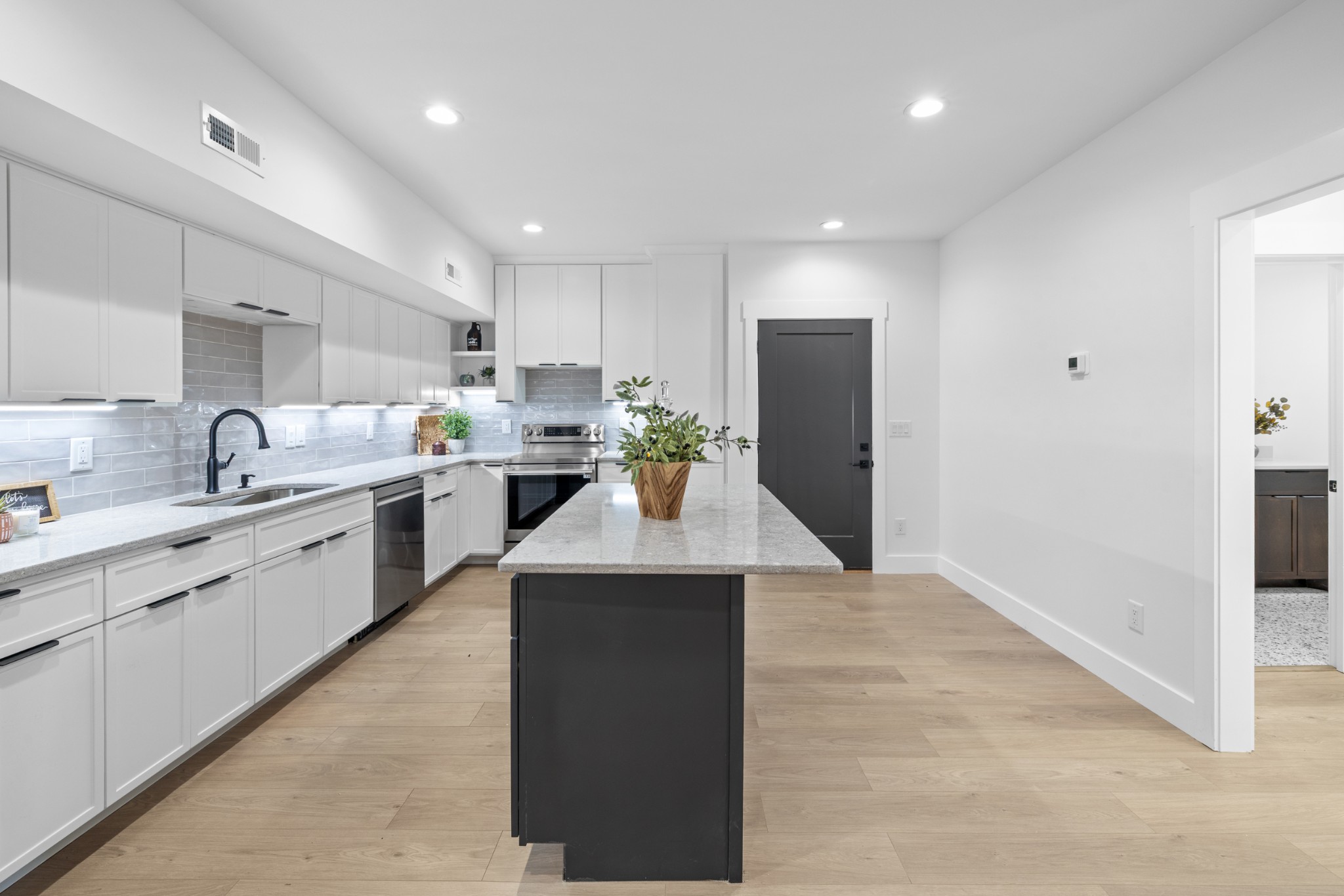 2752 Thompson Station Road, E Thompsons Station TN 37179