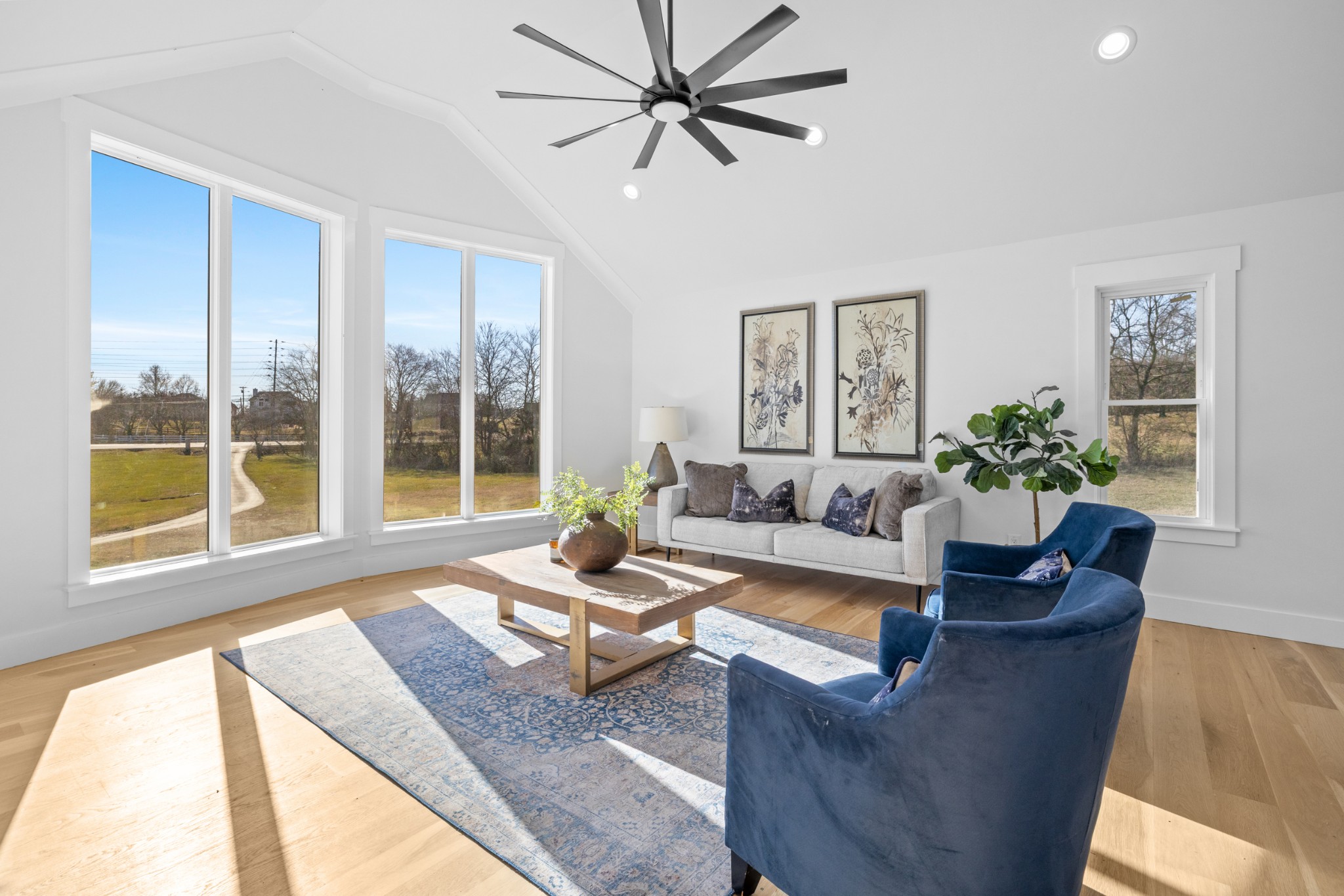 2752 Thompson Station Road, E Thompsons Station TN 37179